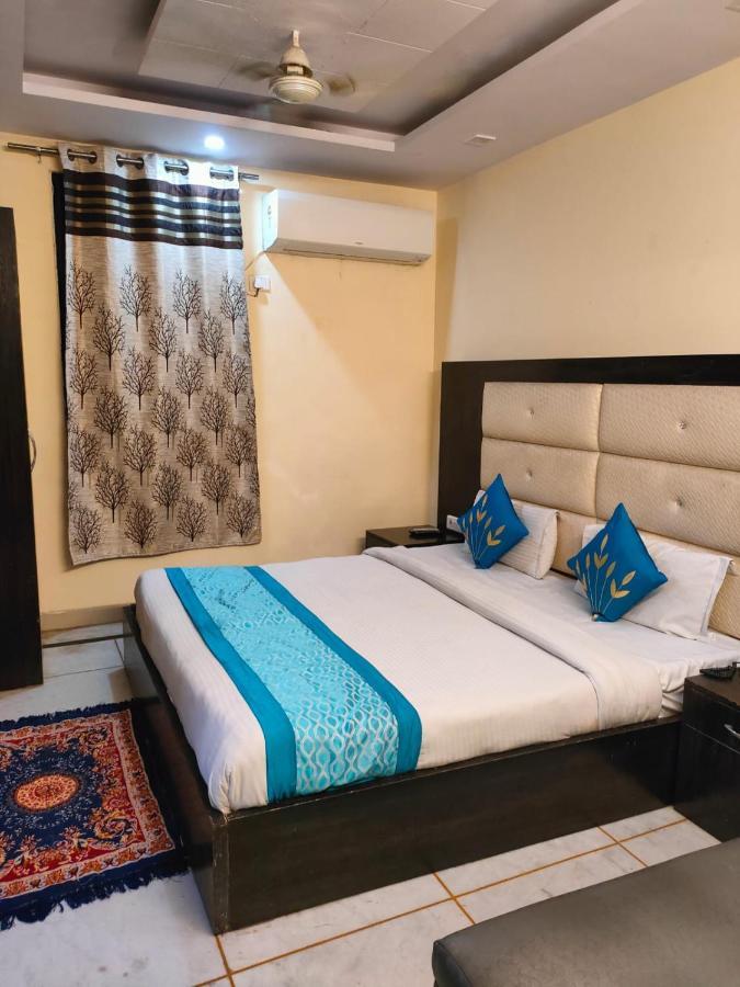 Hotel Star Palace - Near Karol Bagh Metro Дели Экстерьер фото
