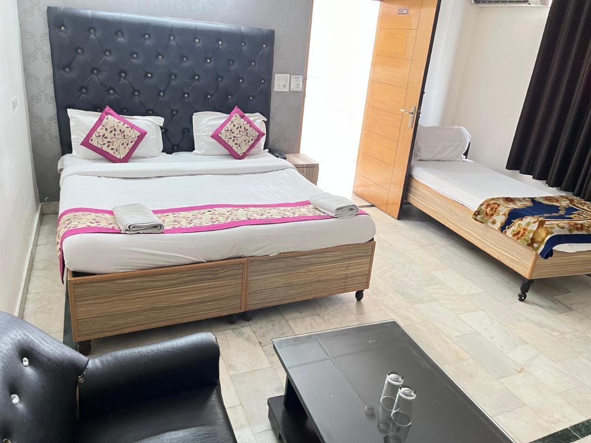 Hotel Star Palace - Near Karol Bagh Metro Дели Экстерьер фото