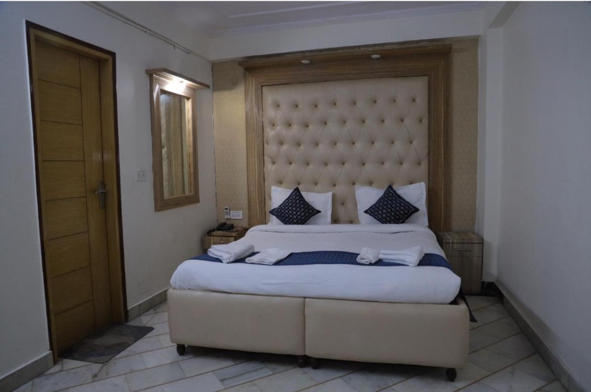 Hotel Star Palace - Near Karol Bagh Metro Дели Экстерьер фото