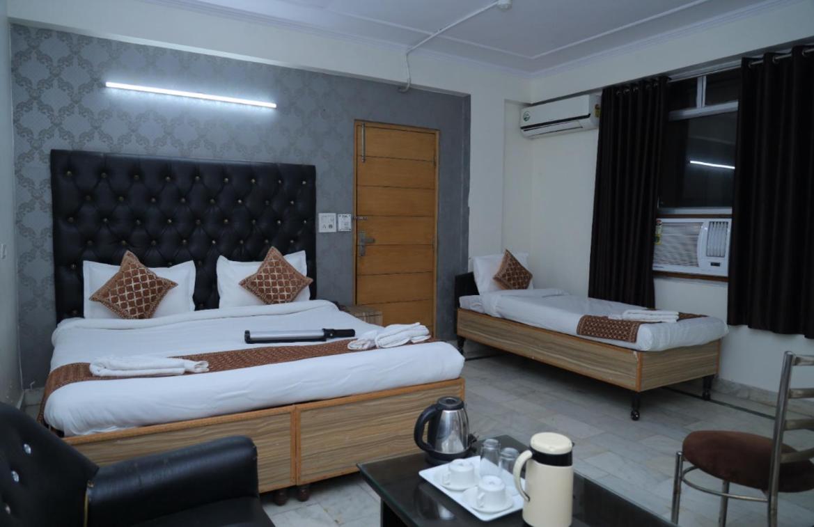 Hotel Star Palace - Near Karol Bagh Metro Дели Экстерьер фото