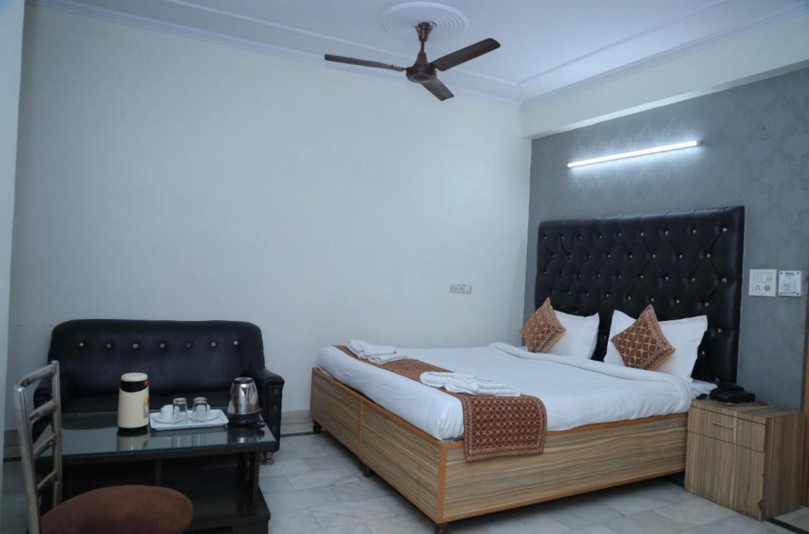 Hotel Star Palace - Near Karol Bagh Metro Дели Экстерьер фото